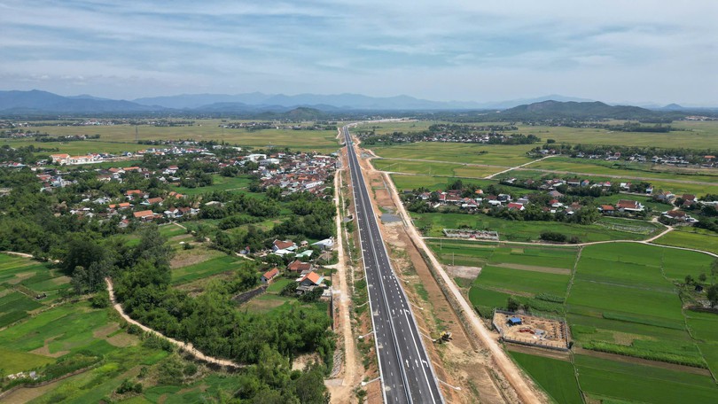 Sẵn sàng khai thác 90km cao tốc qua miền Trung trước Tết