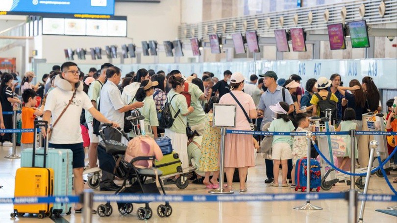 Tăng cường các chuyến bay đêm phục vụ Tết Nguyên Đán
