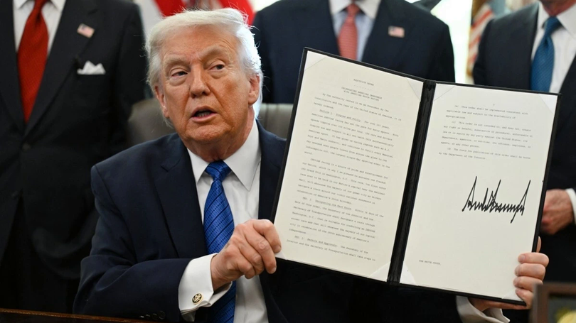 Ông Trump ký lệnh áp thuế đối tác thương mại của Iran