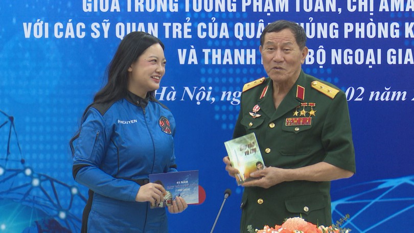 Gặp gỡ đầu năm với các phi hành gia Việt