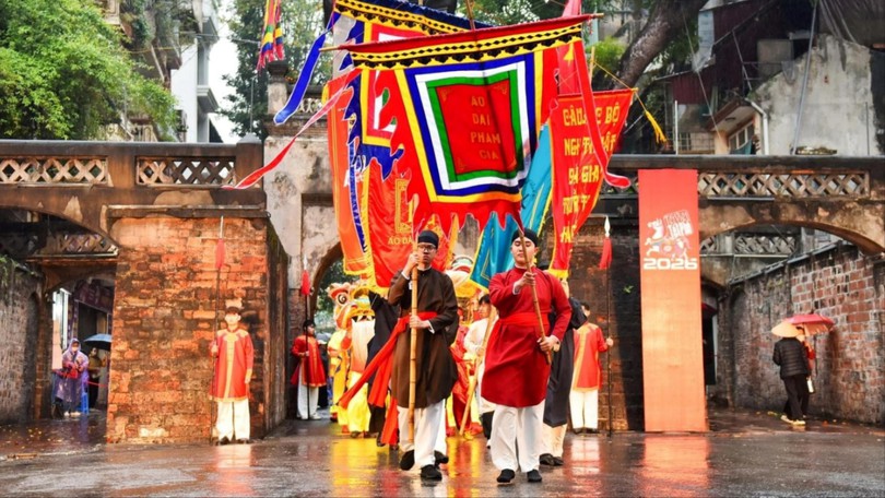 Bừng sáng không gian Tết Việt Tết phố