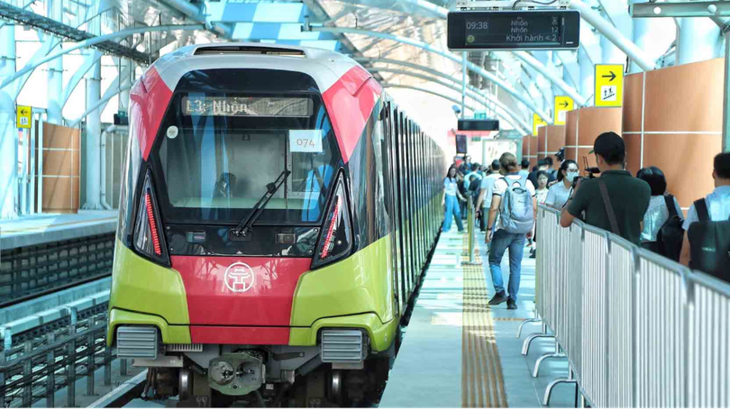Hà Nội tăng số chuyến tàu điện trong giờ cao điểm