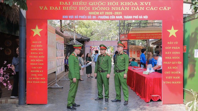 Công an phường Cửa Nam đảm bảo an ninh, an toàn khu vực bầu cử