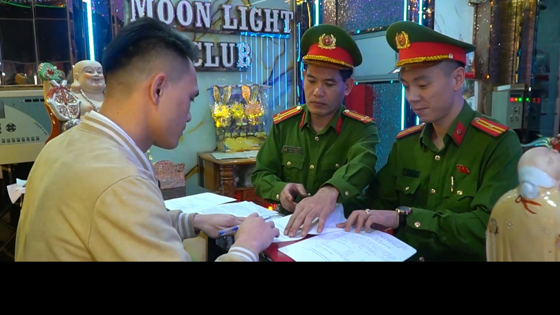 Công an phường Láng tăng cường tuần tra đêm bảo đảm an ninh bầu cử