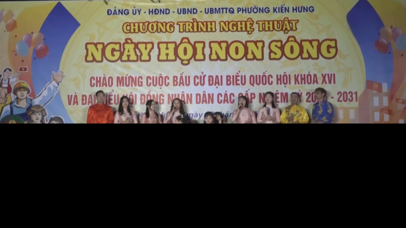 Rộn ràng không khí ngày hội non sông