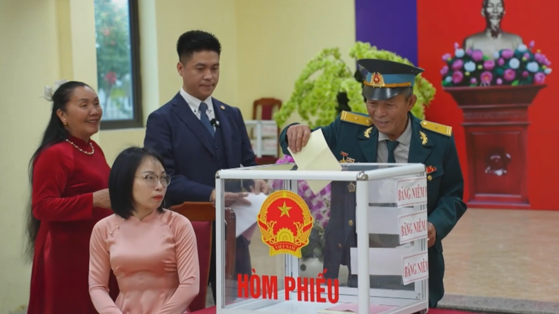 Cử tri xã Thư Lâm nô nức đi bầu cử