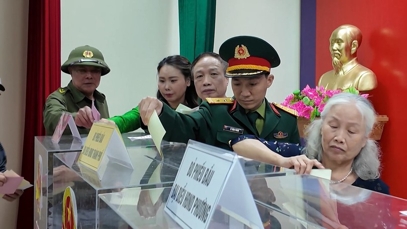 Lá phiếu từ nơi xa Tổ quốc