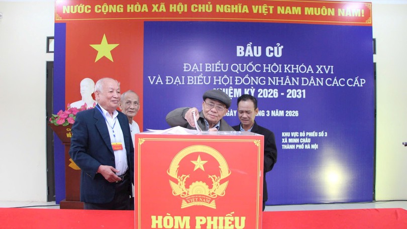 Người dân cả nước nô nức đi bỏ phiếu