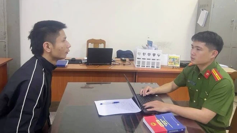 Tạm giữ đối tượng cầm dao chém người đi đường