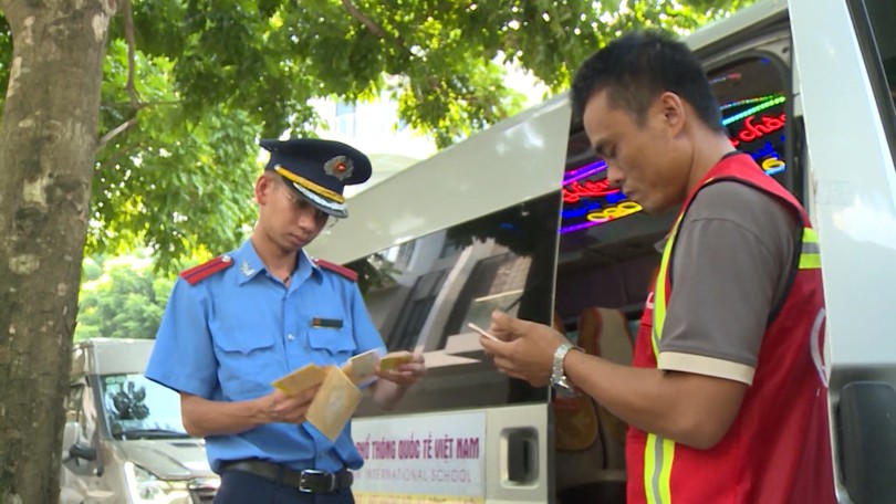 Kiểm tra nồng độ cồn, ma túy lái xe đưa đón học sinh