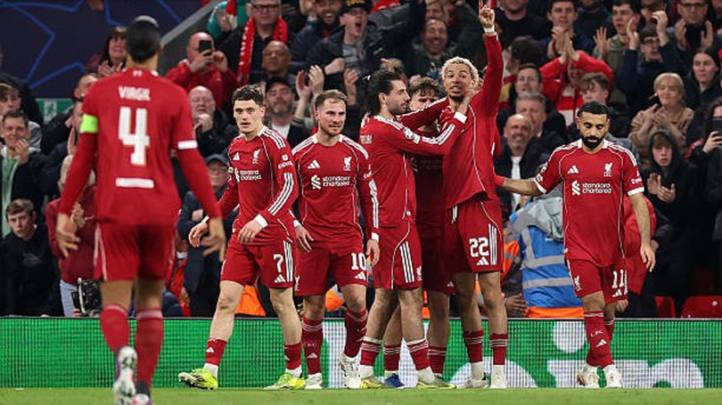 Liverpool ngược dòng giành vé vào tứ kết Champions League