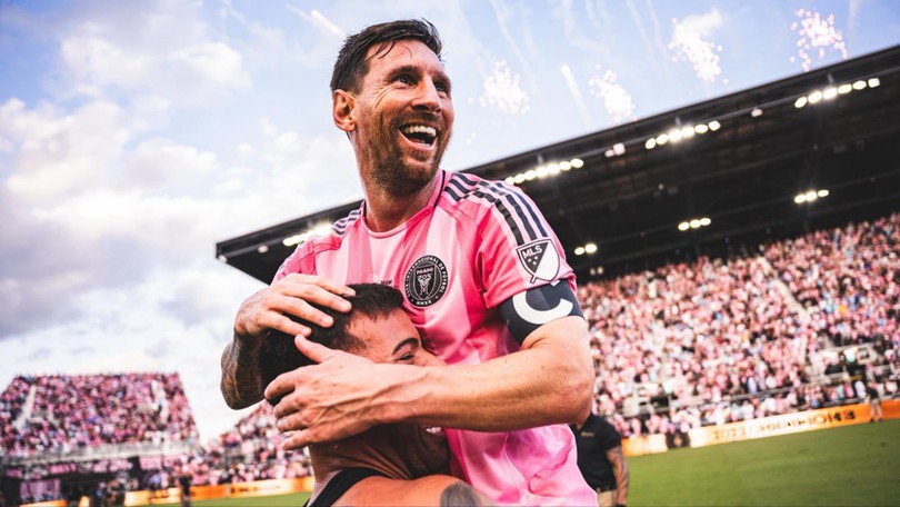 Lionel Messi cán mốc 900 bàn thắng