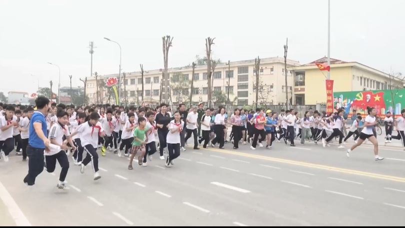 Xã Kiều Phú phát động Ngày chạy Olympic vì sức khoẻ toàn dân