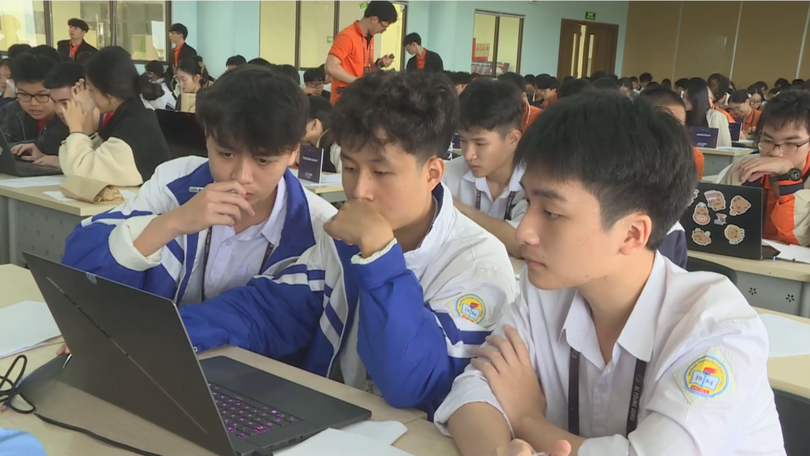 Hơn 26.000 học sinh THPT tranh tài thi A.I