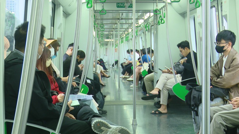 Người dân Thủ đô chủ động thích ứng với biến động xăng dầu