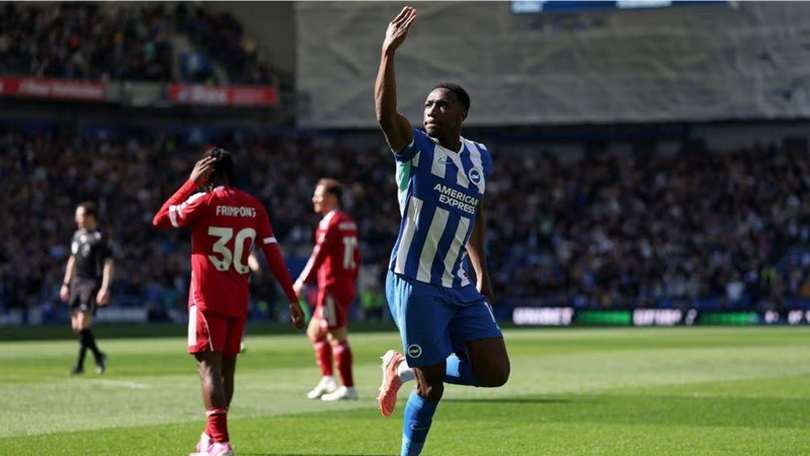 Liverpool và Chelsea thất thế trong cuộc đua top 4