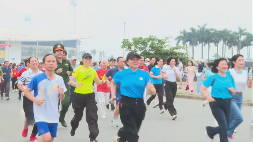 800 người dân phường Từ Liêm tham gia giải chạy vì hòa bình