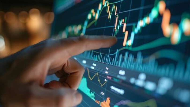 Sắc xanh bao trùm diện rộng, VN-Index vượt mốc 1.600 điểm
