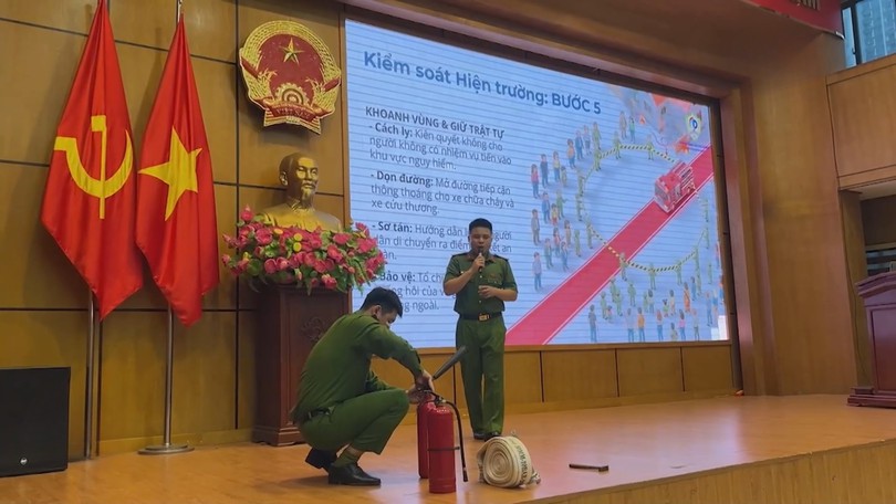 Tập huấn nâng cao kỹ năng PCCC trên địa bàn phường Ngọc Hà