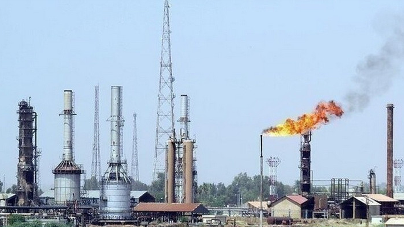 Giá dầu giảm 2% khi Iran xem xét đề xuất của Mỹ