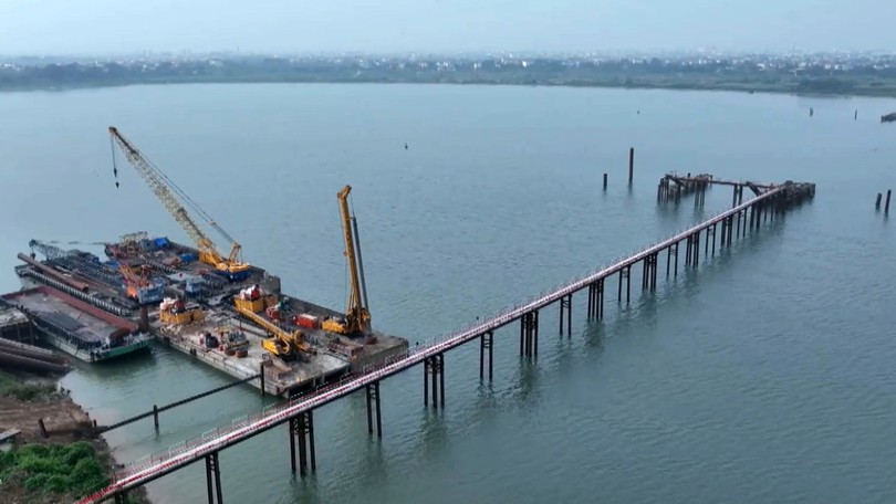 Đảm bảo nguồn nhiên liệu thi công các cầu vượt sông Hồng