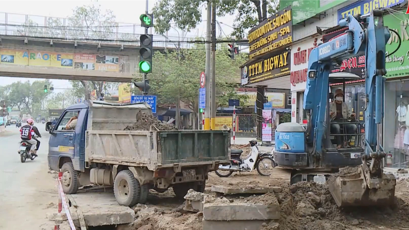 Xã Vĩnh Thanh đẩy nhanh tiến độ thi công cải tạo vỉa hè