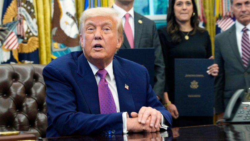 Ông Trump ký sắc lệnh khẩn cấp giải cứu sân bay Mỹ