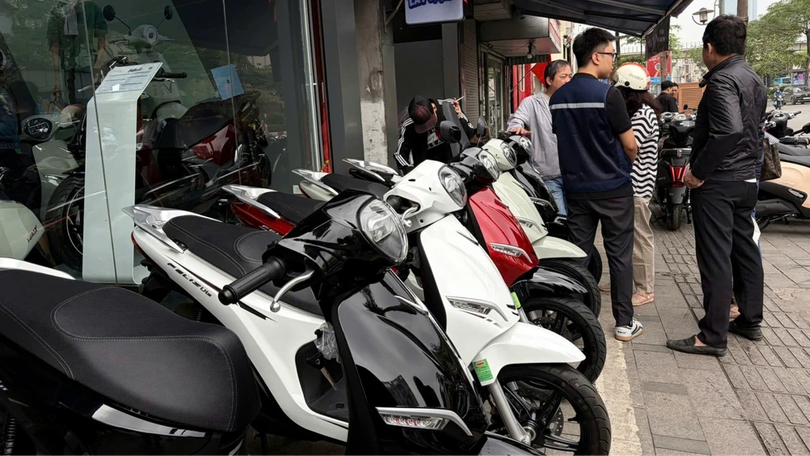 Nhu cầu mua xe điện của người dân tăng cao, doanh nghiệp tăng tốc sản xuất