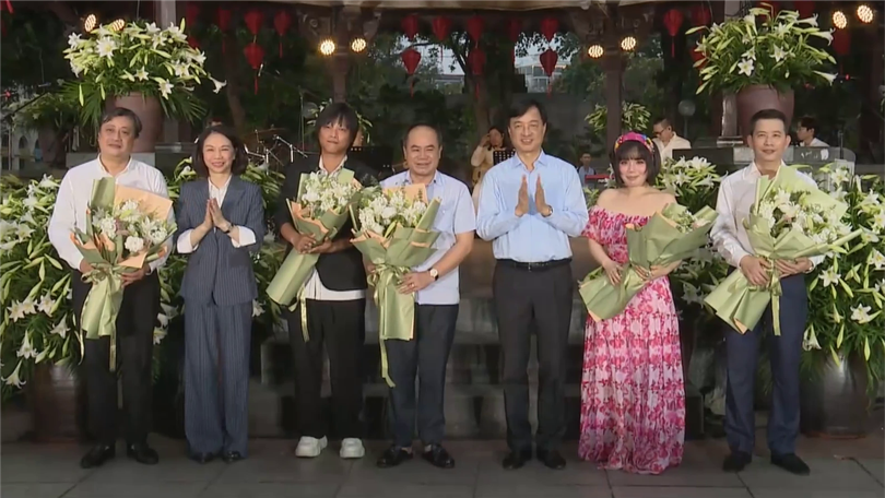 Chạm vào bình yên qua từng thanh âm sâu lắng