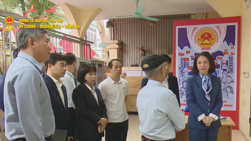 Thành phố kiểm tra công tác bầu cử tại phường Hồng Hà