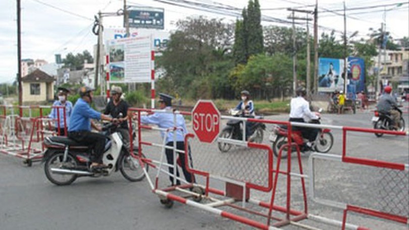 Siết chặt an toàn đường sắt: Phạt nặng hành vi vượt rào chắn