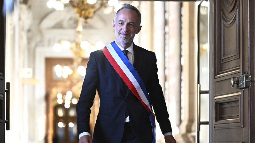Ông Emmanuel Gregoire nhậm chức thị trưởng Paris