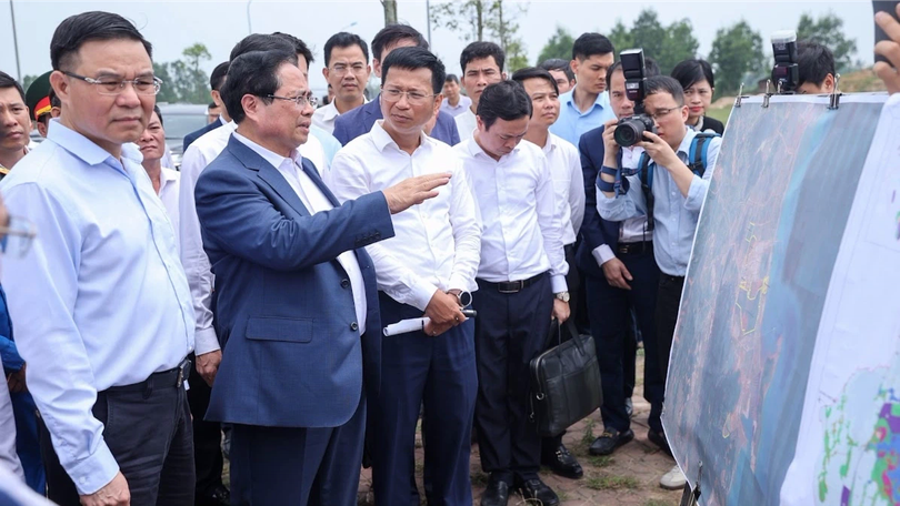 Thủ tướng khảo sát điểm xây kho dự trữ xăng dầu chiến lược