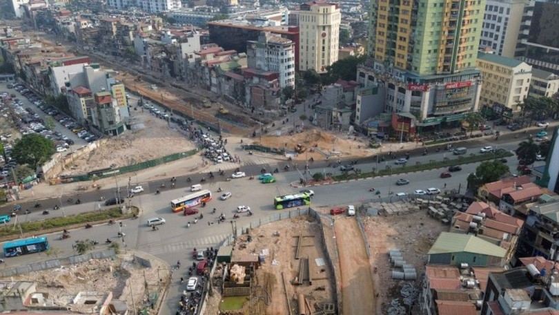 Cho phép phương tiện lưu thông hai chiều trên đường La Thành