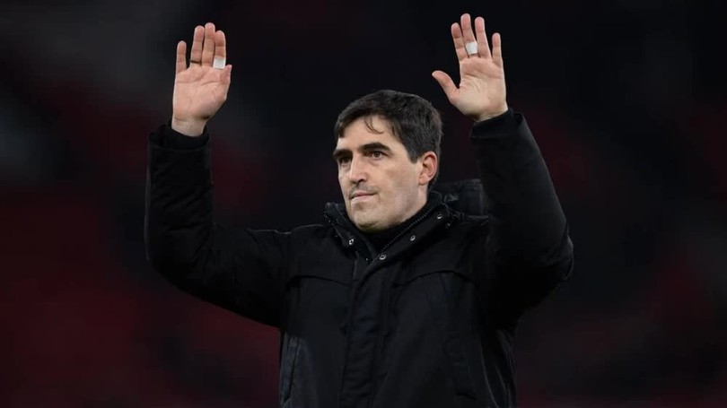 HLV Andoni Iraola lọt vào tầm ngắm của Man United