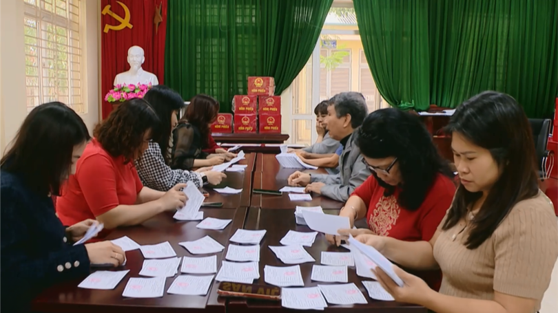 Hà Nội cơ bản hoàn tất phát thẻ cử tri tại các khu dân cư