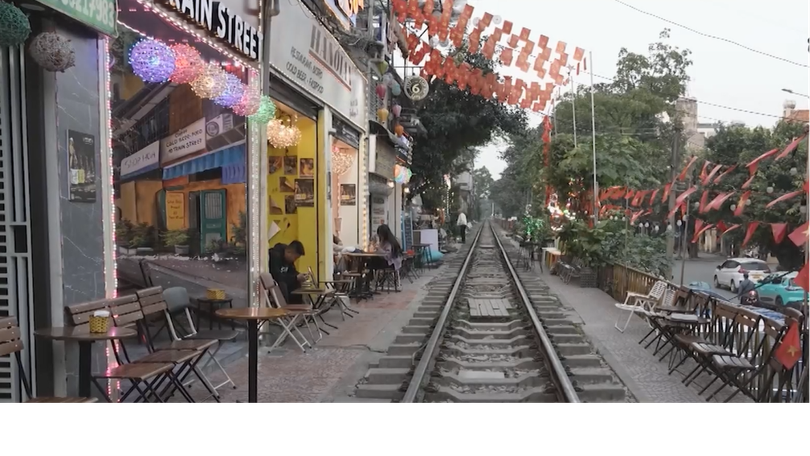 Lên phương án giảm tàu khách qua phố cà phê đường tàu