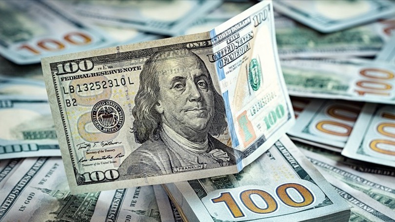 Giá USD tăng kịch trần, giá tự do vượt 27.000 VND/USD