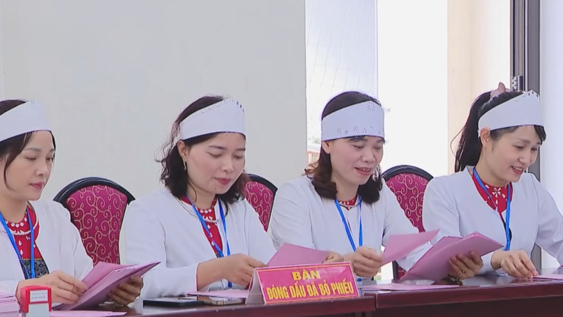 Đồng bào dân tộc sẵn sàng cho ngày hội toàn dân