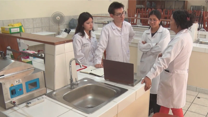 Sinh viên Peru tìm giải pháp cho vấn đề ô nhiễm nước
