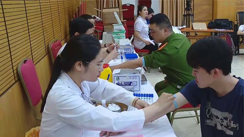Lan tỏa nghĩa cử hiến máu của tuổi trẻ Hoàn Kiếm