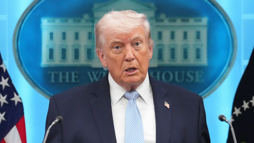 Ông Trump cảnh báo Iran không thu phí tàu qua Hormuz
