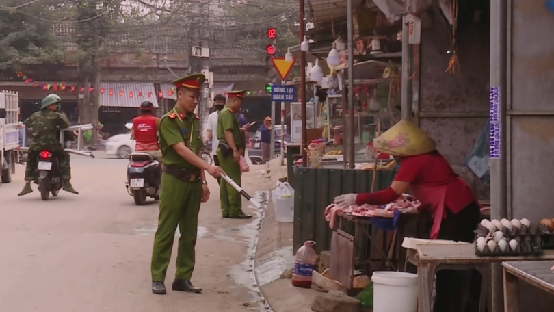 Xã Hòa Lạc xử lý dứt điểm chợ tự phát, lấn chiếm lòng lề đường