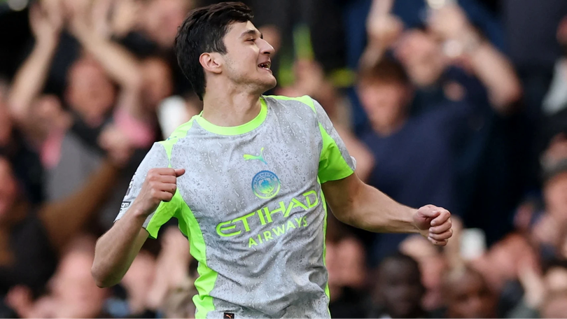 Manchester City tạo áp lực lên ngôi đầu của Arsenal