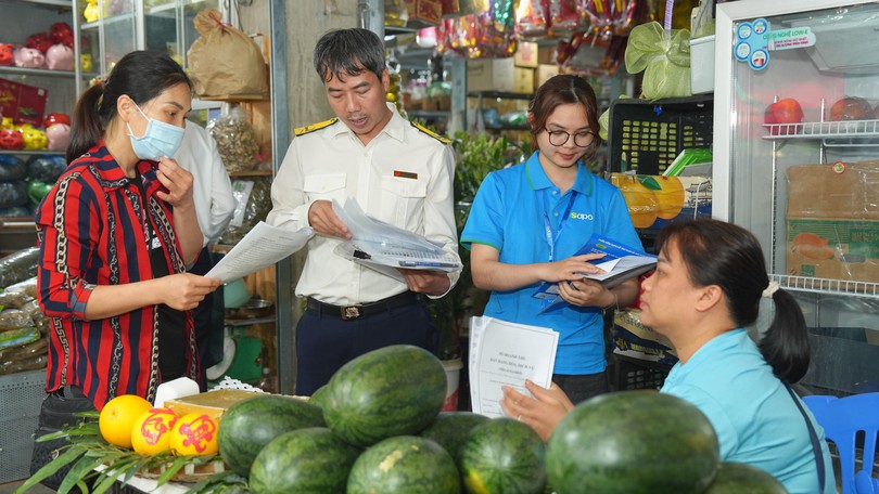 Từ thuế khoán sang kê khai, Hà Nội tiên phong đồng hành cùng hộ kinh doanh