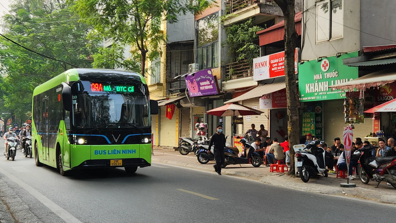 Hà Nội khuyến khích chuyển đổi sang phương tiện xanh và giao thông công cộng