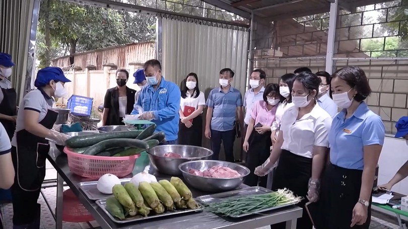 Xã Trung Giã tăng cường kiểm tra vệ sinh an toàn thực phẩm