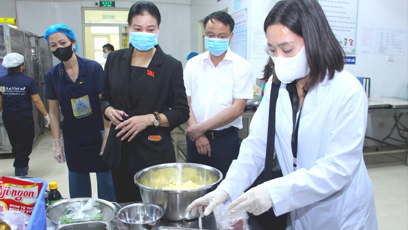 Đảm bảo bữa ăn an toàn trong trường học