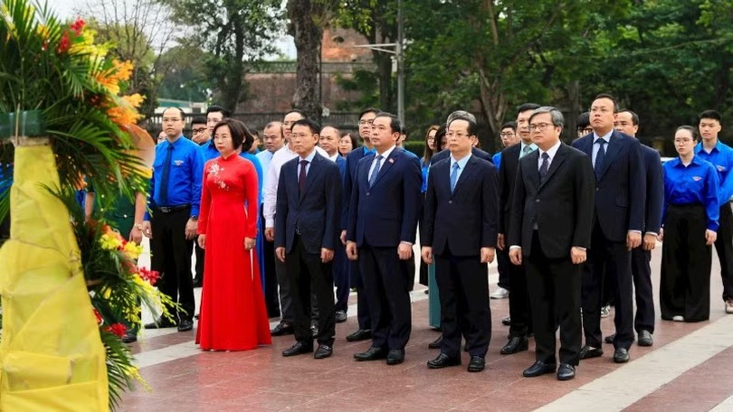 Lãnh đạo thành phố Hà Nội dâng hoa kỷ niệm 156 năm ngày sinh V.I.Lênin