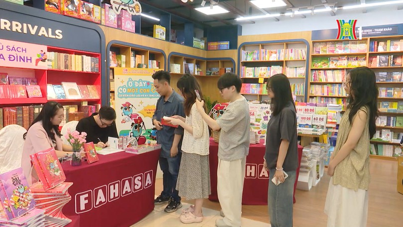 Kết nối văn hóa Việt - Nga qua tà áo dài | Văn hóa và sự kiện | 17/04/2026